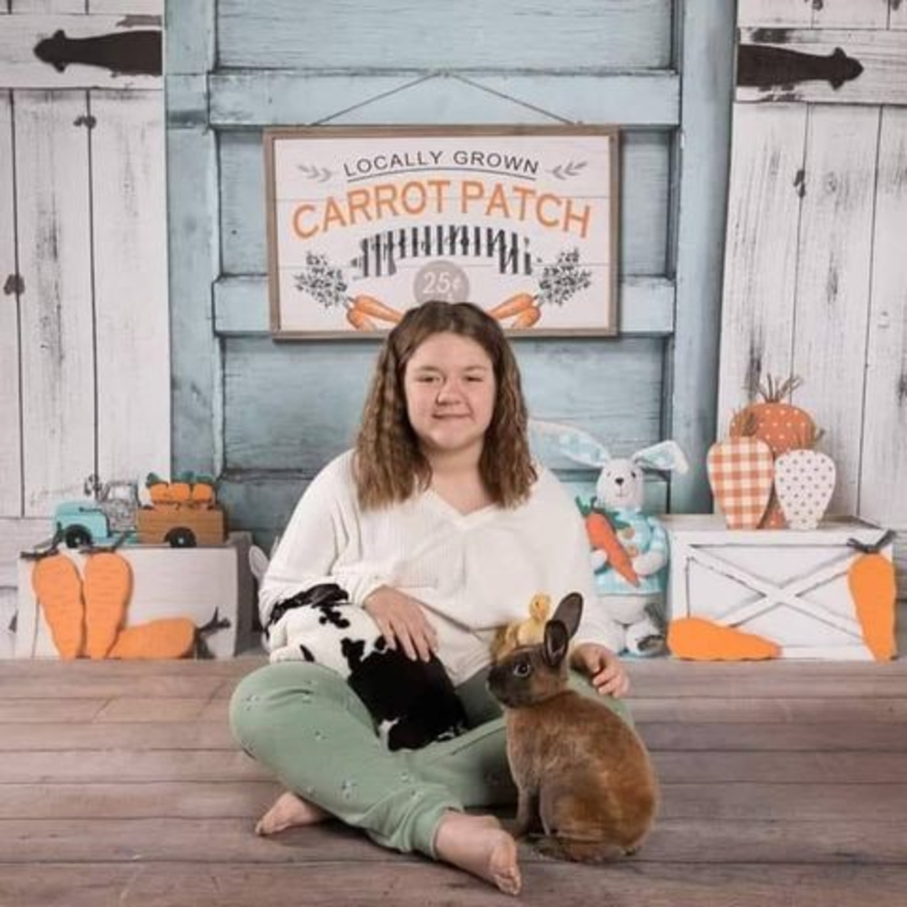 Meet your Posher, Hallee